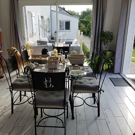 Bed & Breakfast La Longere Des Glycines *